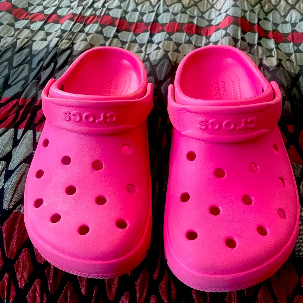 HOT PINK CROCS, Womens size 6 Mens size 4
